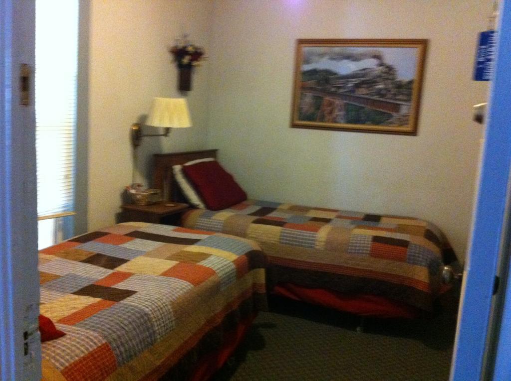 Pullman House Inn Portola Quarto foto